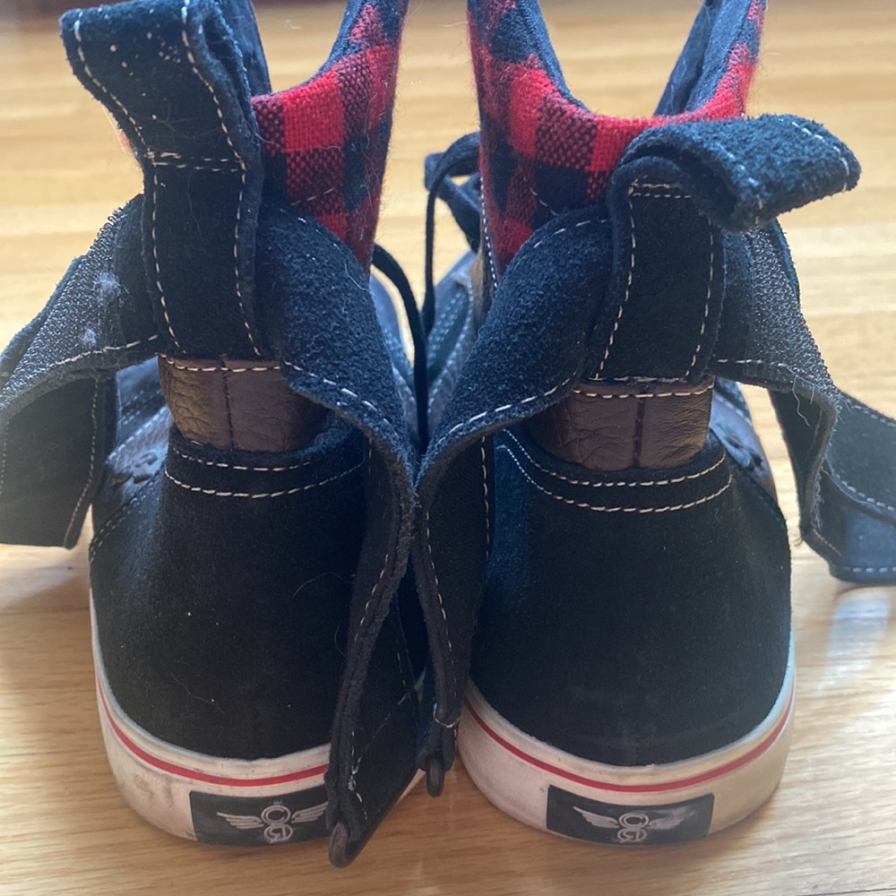 High tops - Picture 2 of 5